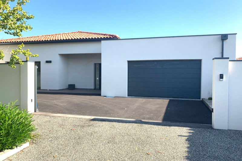 Ravalement de façade avec finition grattée à Cugnaux près de Toulouse