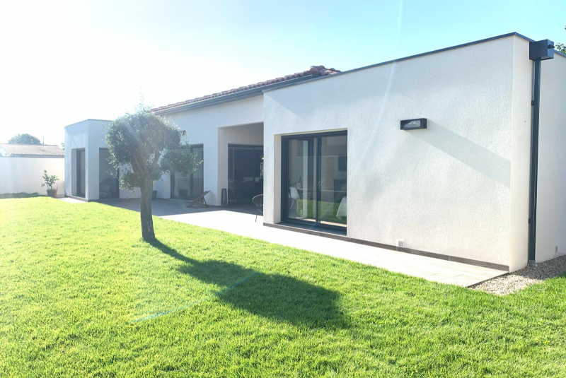 Ravalement de façade avec finition grattée à Cugnaux près de Toulouse
