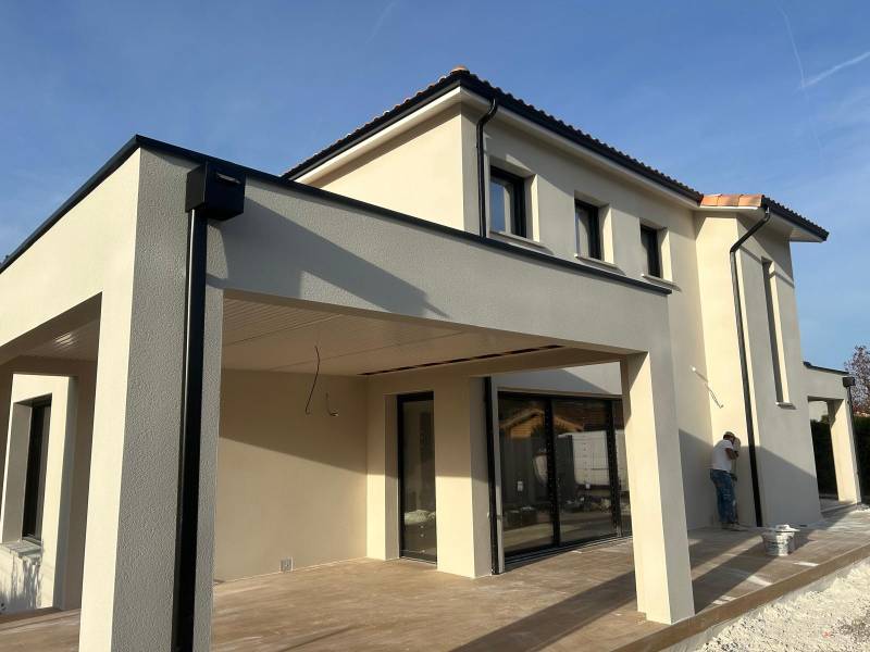 Un ravalement de façade soigné avec De Oliveira et Frères à plaisance du touch