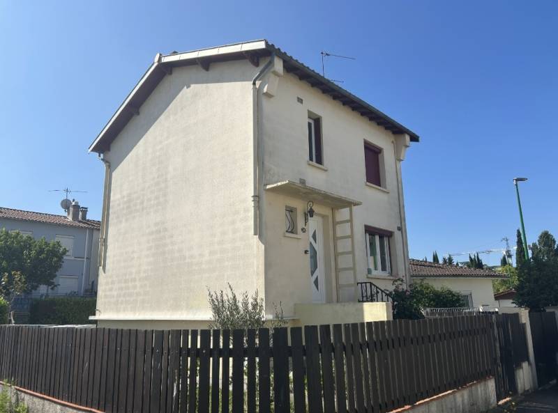 Travaux d’ITE avec enduit décoratif pour façade rénovée à Cugnaux en Haute-Garonne